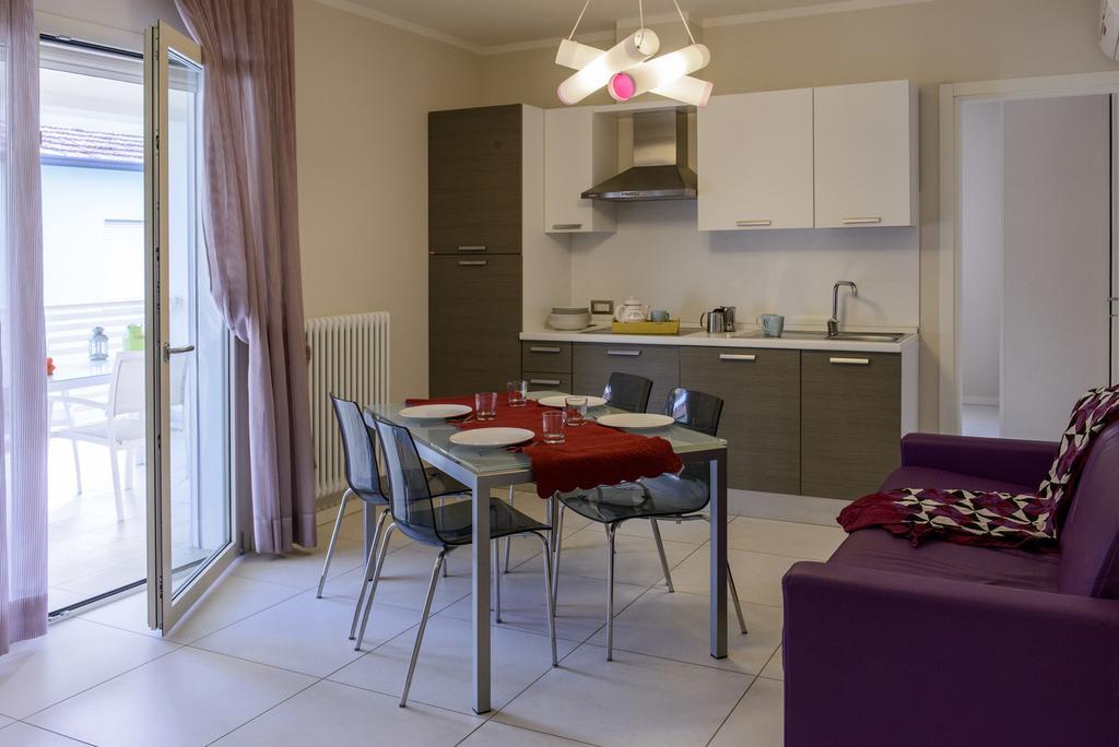 Residence Millecento Cesenatico Δωμάτιο φωτογραφία